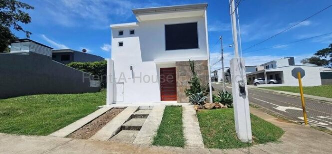 Alquiler casa en Turrucares in Turrúcares, Alajuela — ₡ 500 000