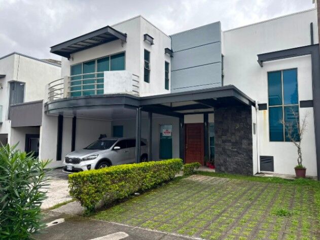 Hermosa casa 2 plantas en condominio in San Rafael, Montes De Oca, San José — $285,000