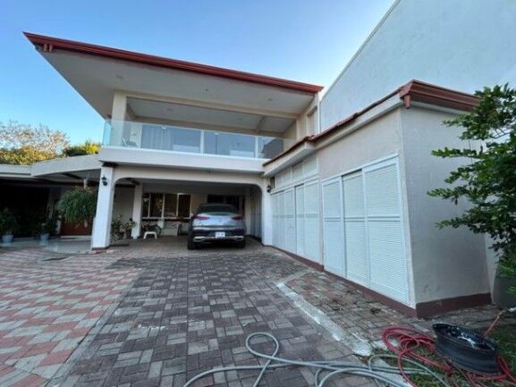 Se vende moderna quinta con piscina en Colon de Mora 24-901 in Colón, Mora, San José — $900,000