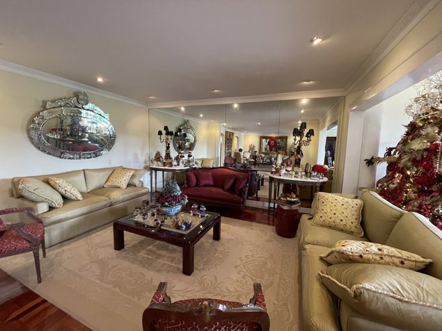 Se vende casa de lujo con piscina en Ayarco, Curridabat (AD) in Sánchez, Curridabat, San José — $1,500,000 - Photo 2 of 20