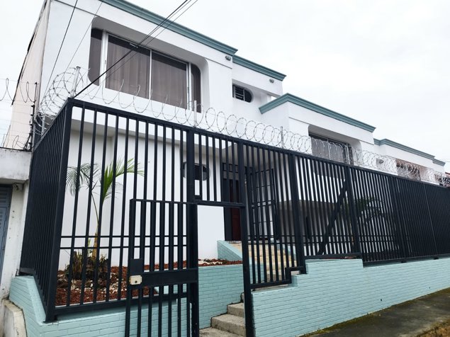 Se Vende (Venta) Casa en Rohrmoser cod JC 1316 in Pavas, San José — $500,000 - Photo 2 of 36