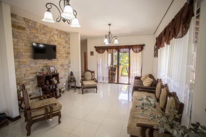 House for sale - Los Angeles, Grecia en Grecia, Alajuela — $310,000 - Foto 3 de 20