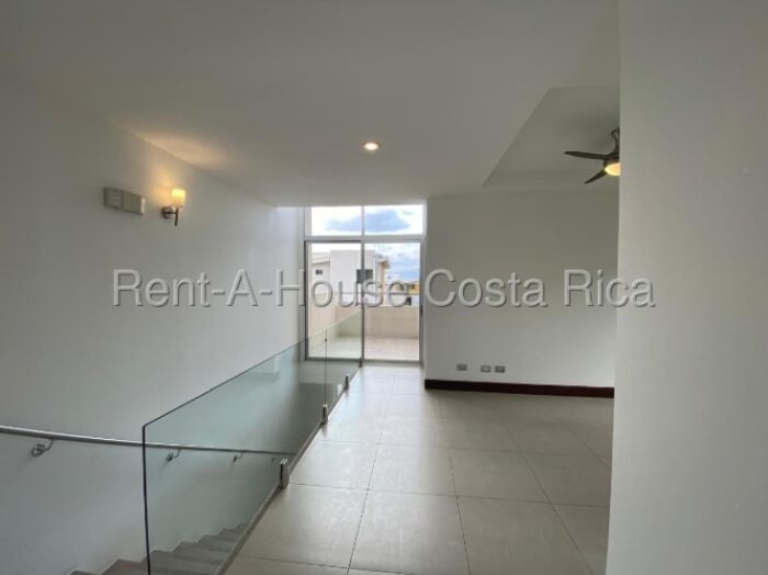 Se alquila casa en Piedades Santa Ana 26-1471 en Piedades, Santa Ana, San José — $2,050