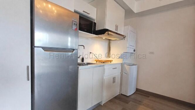 Venta de Apartamento TIPO ESTUDIO en Ser Escalante. RAH 26-2216 in Carmen, San José — $150,000