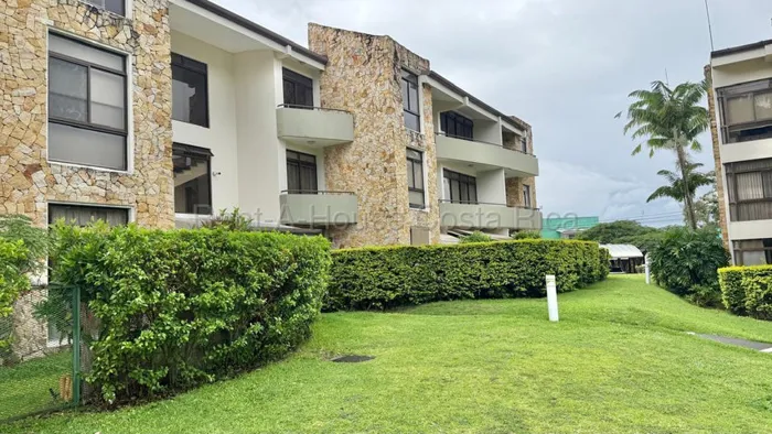 Alquiler de Apartamento en URUCA-Santa Ana-Avalon Country. RAH 27-1051 en Uruca, Santa Ana, San José — $1,600