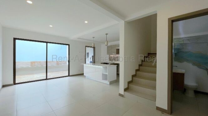Se vende casa en Escazú San José 26-1670 en San Antonio, Escazú, San José — $205,000