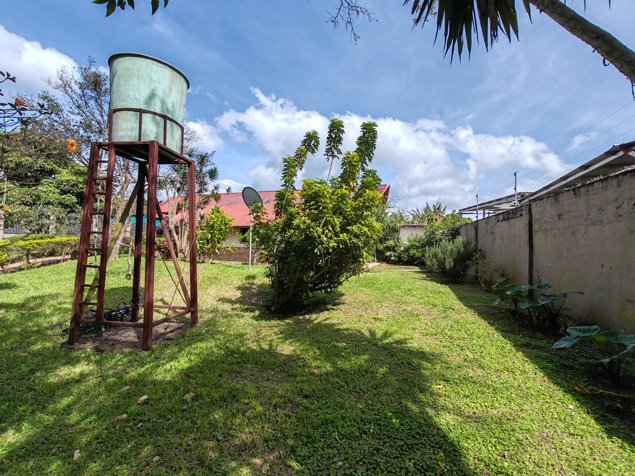 Alquiler de propiedad con casa tipo chalet y zona verde in Barva, Heredia — $1,600 - Photo 3 of 25