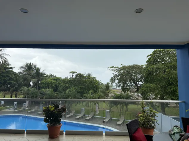 Impresionante vista al océano, río y montaña en Jacó, Garabito, Puntarenas — $450,000 - Foto 2 de 31
