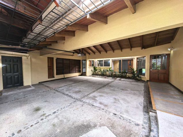 ALQUILER DE CASA EN BARRIO ESCALANTE CON 5 CUARTOS en Carmen, San José — ₡ 1 500 000