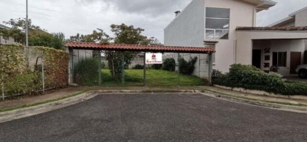 Venta de Lote en La Unión-Cartago. RAH 26-1279 NEGOCIABLE en Concepción, La Unión, Cartago — ₡ 75 000 000