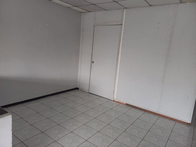 Alquiler de Local para Bodega o Oficina / Alajuela Centro en Alajuela — ₡ 300 000 - Foto 3 de 9