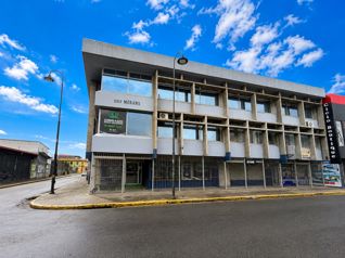 ALQUILER OFICINA CON 5 PARQUEOS EXCLUSIVOS Y ASCENSOR of.3 (MJ)