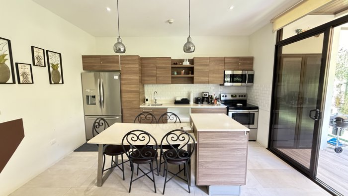 Venta apto moderno con terraza y jardín, Jacó, Garabito. (FE) en Jacó, Garabito, Puntarenas — $260,000 - Foto 2 de 16