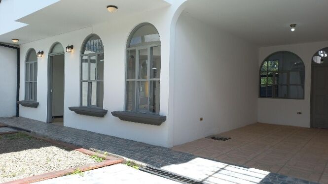 Alquiler de Casa en Montes de Oca, San José.  in Mercedes, Montes De Oca, San José — ₡ 800 000