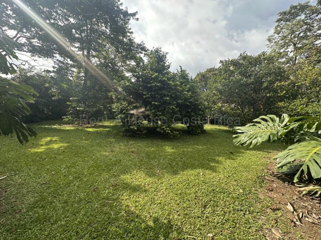 Lote esquinero en condominio en Ciudad Colón in Colón, Mora, San José — $113,000