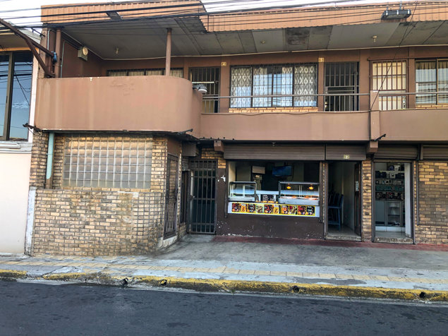 VENTA DE EDIFICIO CON LOCALES Y APARTAMENTOS EN EL CENTRO DE ALAJUELA in Alajuela — $870,000 - Photo 2 of 7