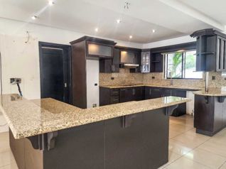 REMATE BANCARIO EN CONDOMINIO – POZOS, SANTA ANA en Pozos, Santa Ana, San José — $310,000 - Foto 3 de 29