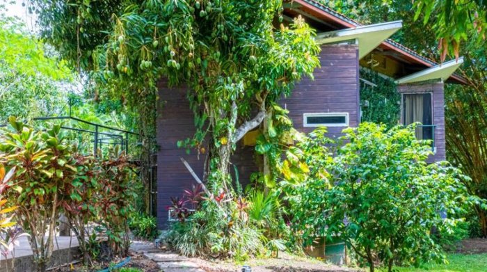 Grande complejo con apartamentos, casa principal, area restaurante en Atenas, Alajuela — $1,300,000 - Foto 3 de 20