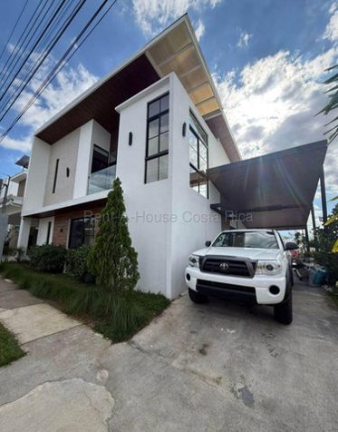 Venta de Casa en Grecia-Alajuela. RAH 27-548 en Grecia, Alajuela — $218,000