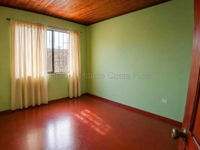 Venta de casa con amplio terreno e inversión estratégica #26-1910 GS in Liberia, Guanacaste — $275,000 - Photo 2 of 8
