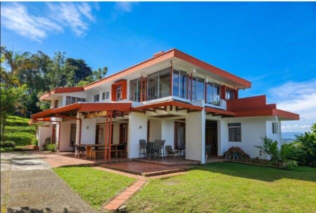 Casa Exclusiva con amplio terreno en San Ramon de Tres Ríos en San Ramón, La Unión, Cartago — $585,000