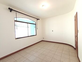 Venta de Casa en Aserrí, San José. RAH 25-1854 en Tarbaca, Aserrí, San José — $355,000 - Foto 4 de 20