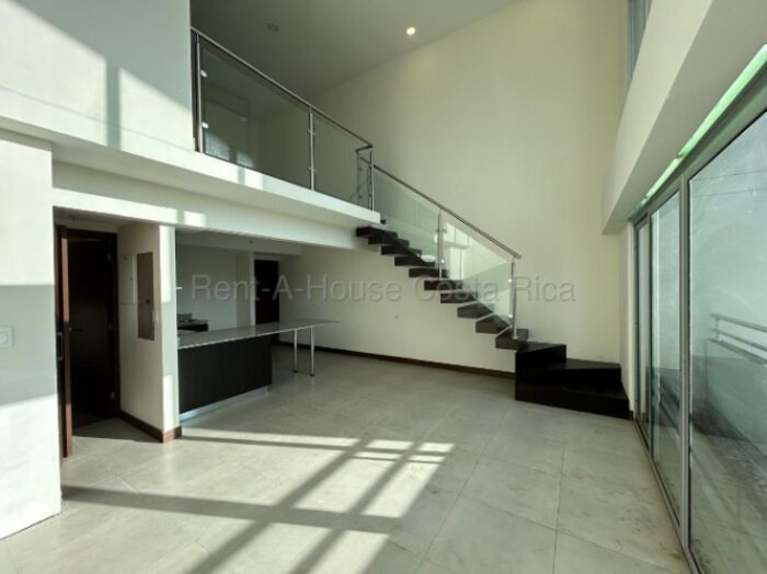 Penthouse en venta en Torres de Heredia con amenidades y alta rentabilidad #26-1805 GS en Ulloa, Heredia — $155,810