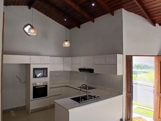 Venta de Casa en Condominio Las Calas, Bolívar de Grecia, Alajuela. RAH 27-310 in Bolívar, Grecia, Alajuela — 105 000 000 ₡ - Photo 4 of 22