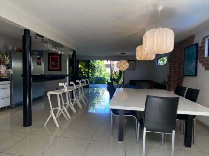 Venta de Magnifica Casa en Escazú / Mls. 26-478 OFC JB en Escazú, San José — $340,000