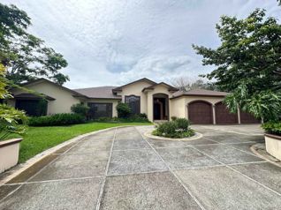 Espectacular casa de lujo en Santo Domingo de Heredia in Santo Domingo, Heredia — $1,575,000 - Photo 5 of 70