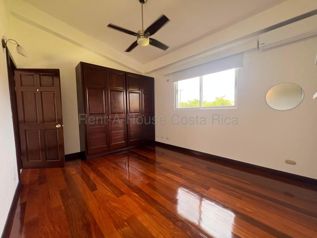 Venta de Casa en Pozos de Santa Ana. RAH 26-1558 en Pozos, Santa Ana, San José — $695,000 - Foto 4 de 6