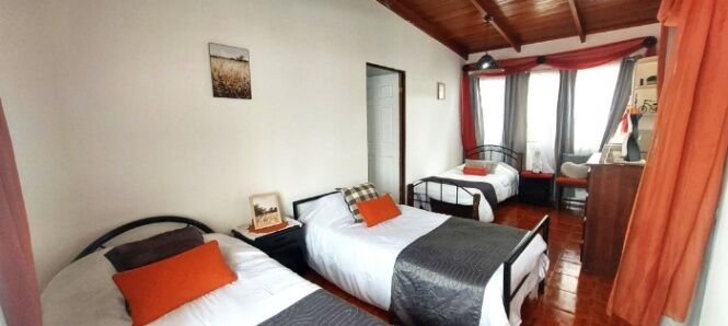 Venta de Casa Amoblada + APTO en Santo Domingo de Heredia. RAH 26-1252 en Santo Tomás, Santo Domingo, Heredia — ₡ 250 000 000