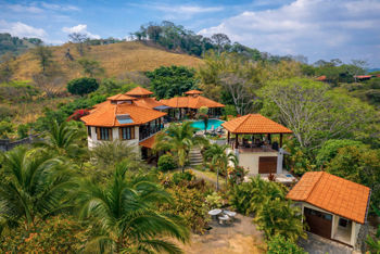 Luxury Home With Panoramic Views In Atenas in San José, Atenas, Alajuela — $2,150,000 - Photo 4 of 11