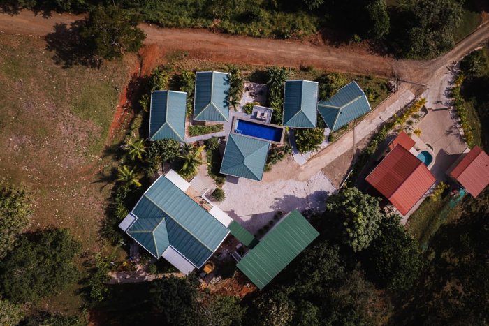 Hotel con vistas al Mar en Samara in Sámara, Nicoya, Guanacaste — $1,950,000 - Photo 2 of 36