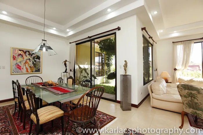 Preciosa casa de lujo con Lote en Lomas del Zurqui in San José, San Isidro, Heredia — $698,000 - Photo 2 of 19