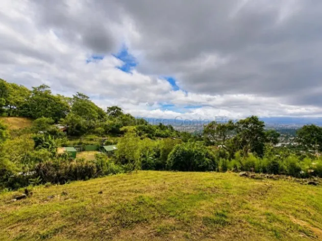 Se vende lote en San Antonio Escazú 27-144 in San Antonio, Escazú, San José — ₡ 70 000 000