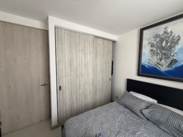 Habitación con baño privado y cochera en condominio seguro – ideal profesional o estudiante posgrado en San Rafael, Montes De Oca, San José — ₡ 300 000