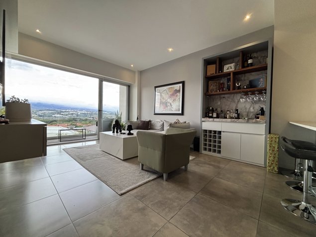 VENTA APARTAMENTO 1 HABITACIÓN, 1.5 BAÑOS – CONDO DUKANA, GUACHIPELÍN en San Rafael, Escazú, San José — $220,000 - Foto 3 de 19