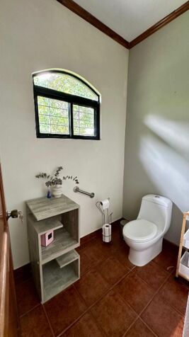 VENTA DE QUINTA CON CASA AMUEBLADA Y PISCINA, ALAJUELA, SAN PEDRO DE POÁS - 9763312 en San Pedro, Poás, Alajuela — $595,000