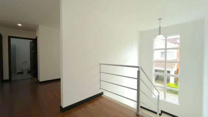 Venta de linda casa excelente ubicacion en Escazu 26-184 in San Antonio, Escazú, San José — ₡ 120 000 000