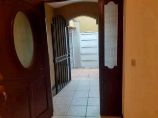 CASA CON PISCINA EN SANTO DOMINGO CENTRO. in Santo Domingo, Heredia — $358,000 - Photo 4 of 18