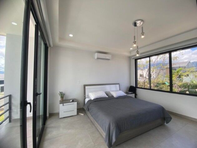 CASA EN VENTA , SAN RAFAEL ESCAZÙ, $350.000 COD#26-522 en San Rafael, Escazú, San José — $350,000