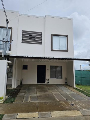 Casa de 3 habitaciones en San Pablo de Heredia en San Pablo, Heredia — $180,000