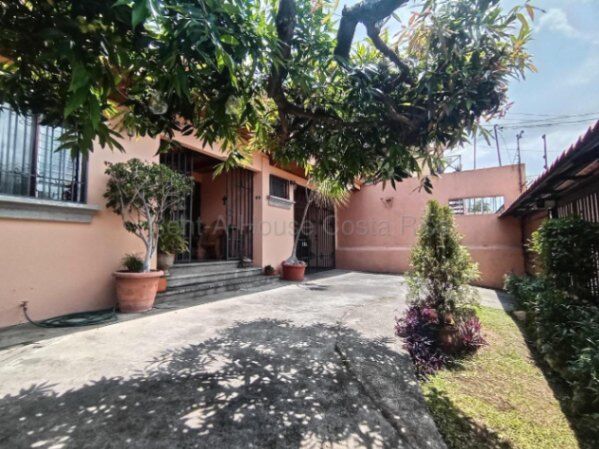 Venta de Casa de un nivel en Rohrmoser Pavas in Pavas, San José — $270,000