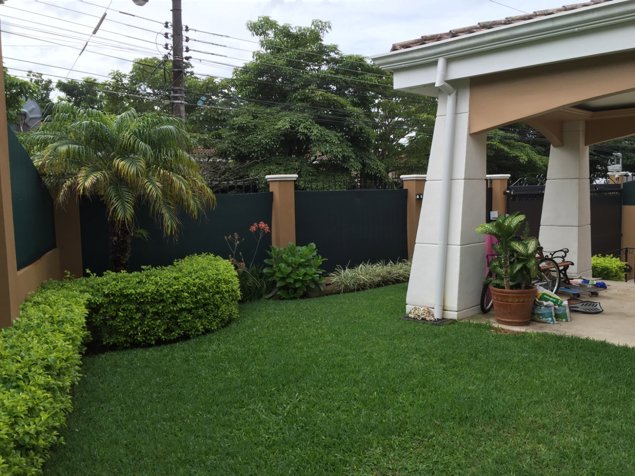Venta o Alquiler Casa en Ayarco - Curridabat RG1244 in Curridabat, San José — $3,500 - Photo 3 of 11