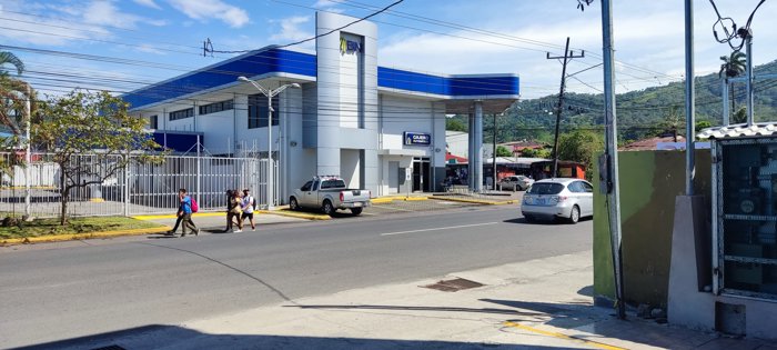 Se Alquila, local comercial ,Siquirres , centro en Siquirres, Limón — ₡ 1 130 000 - Foto 3 de 5