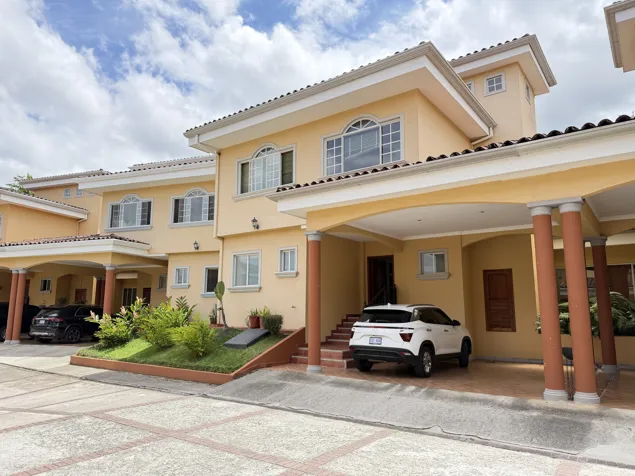 Vende casa en condominio Ayarco Campestre, Curridabat (FV) en Curridabat, San José — $360,000