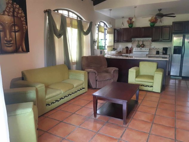 Tropical Breezes – Tu Refugio Costero a Solo Pasos de Playa Bejuco en Parrita, Puntarenas — $285,000 - Foto 2 de 14