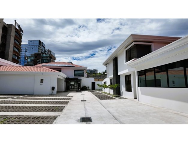 VENDO EDIFICIO CORPORATIVO EN ROHRMOSER. en Pavas, San José — $1,950,000