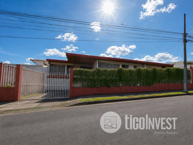 Casa en venta en Los Yoses **2340 en San Pedro, Montes De Oca, San José — $650,000